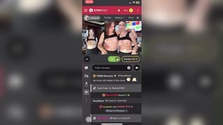 3 em tây khoe ngực khủng