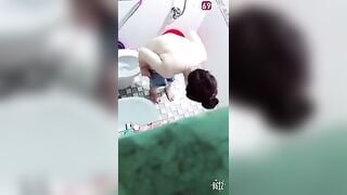 Chị họ vú bự