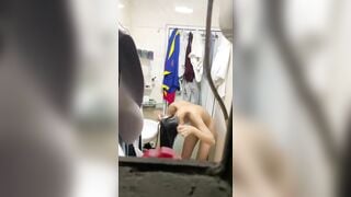 Quay lén em gái hàng xóm tắm 2