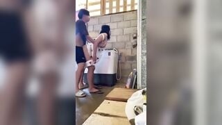 Cháu họ nứng cặc sang nhà dì vạch ra đứng năn nỉ xin dì cho đụ được dì thương cho đụ.