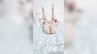 BÉ HS THỦ DÂM 1 MÌNH