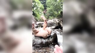 Trói em salve phơ lồn ở trên suối