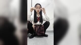 Rau 2k8 cosplay học sinh thủ dâm bằng cặc giả cho trai xem