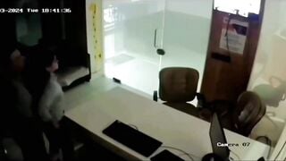 Muốn thăng chức trong công ty chị gái lén chồng cho sếp đụ.