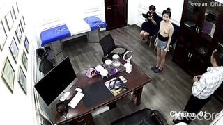 Hack cam mấy em teen  đi phỏng vấn check thân thể