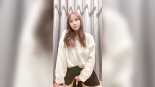 Xinh hơn idol kpop thủ dâm