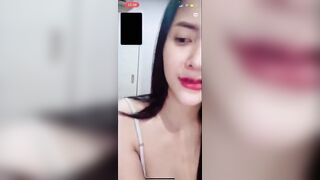 U30 chị gái yêu hồng hà nhi bị nó yêu cầu call sex thủ dâm cho nó xem.
