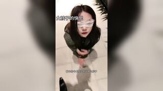 Huấn luyện Con bạn Thành thú cưng, Bú liếm Ngón chân nô lệ loli mình dây