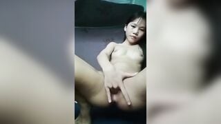 bố dượng khốn nạn địt luôn con gái giêng của vợ e nó chắc 2k9-2k10 thôi - phần 5
