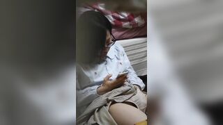 Quay Lén Em Gái Hàng Xóm Vừa Coi Sex Vừa Thủ Dâm