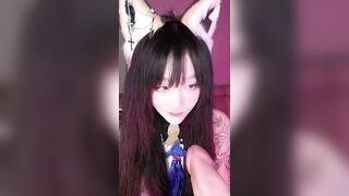 GÁI XINH XĂM TRỔ THỦ DÂM 40