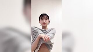 Em học sinh Trung Quốc thủ dâm 5