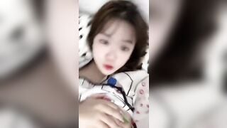 Em gái 16 tuổi mới lớn lồn vú non tơ đã biết gọi vốn khoe vốn tự có.