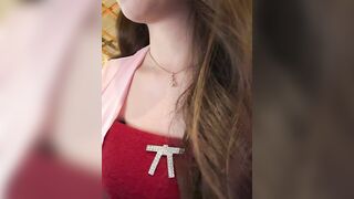 Em gái dâm đãng thích thủ dâm nơi công cộng