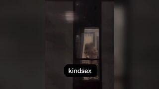 Nứng lồn quá vợ rủ bảo vệ giữ xe lên some cùng