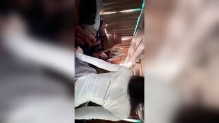 Cưỡi ngựa public trên xe khách cùng em ghệ học sinh dâm cực ngon