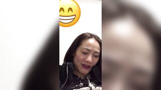 Chị đồng nghiệp cho thằng em thực tập xem vú lồn thủ dâm