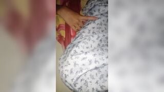 lén lút mò lồn em họ 2k10 mới lớn lúc nó ngủ say bướm non đẹp thật - phần 1