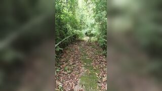 Gái dâm bú cu trai lạ ở trong rừng vì tiền dâm đãng