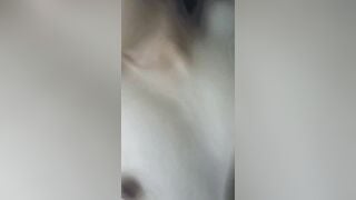 Em gái say ngủ bị anh kế lẻn vào phòng địt lén