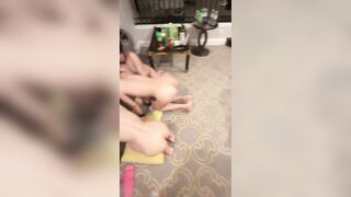 Quá đả gọi gái xinh về nhà đụ 1 lượt 3 đứa thiếu gia có tiền.