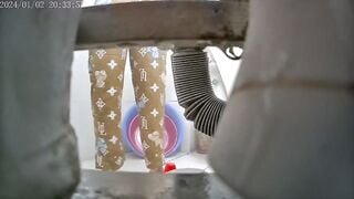 Quay lén em hàng xóm tắm 5
