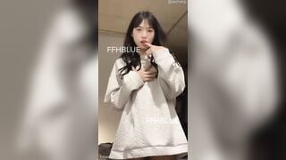 E teen dâm tạo dáng show hàng cực nuột