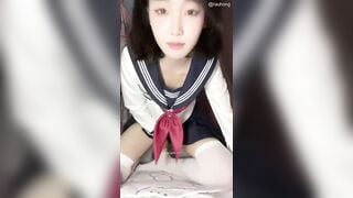 Em học sinh mỗi tối đi ngủ phải thủ dâm ngủ mới ngon