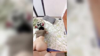 Tuột quần đụ lẹ cô em họ