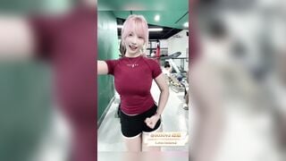 thanh niên may mắn đụ em gái mặt xinh vú bự