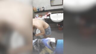 rửa mắt xem bé hàng xóm 2k9 loli tắm lại phải sục rồi
