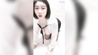 gái xinh phát trực tiếp, khoe cặp vú trắng nõn, liên tục thở dốc #2