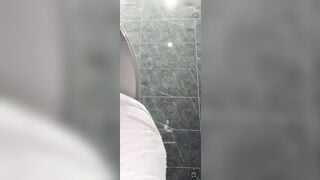 Ngọc Nhi 2k đi đái thôi có cần phải đẹp khiêu gợi như thế không.