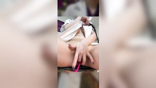 Bác Sĩ dâm đãng nứng lồn thủ dâm trong giờ làm việc xem sướng vl ra