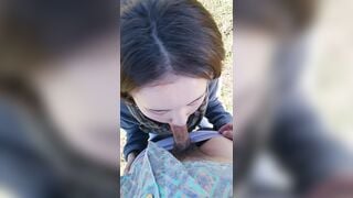 Vừa ngắm cảnh núi rừng hùng vĩ vừa đc em ghệ dâm bú cu bên dưới cực phê