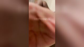 Vợ anh ấy trước mặt anh ta như một con chó cái nhỏ dịu dàng! 2