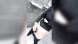 Em sinh viên hàng non khoe hàng non nhiều nước trong nhà vẹ sinh