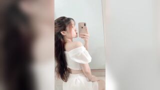 Qua phòng em ghệ không dám rên lớn mà anh cứ dập mạnh