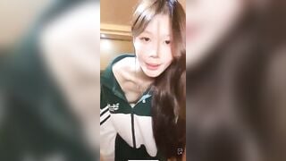 Sự cố Trên Livestream, Làm Gái Xinh Lộ Núm Vú Mà ko bt