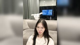 Trần Hà My con đĩ lăng loàn bán quạt bên trung quốc xinh xắn - phần 26