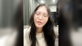 Trần Hà My con đĩ lăng loàn bán quạt bên trung quốc xinh xắn - phần 26