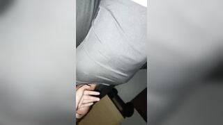 Bướm bót quá em rên la không ngừng