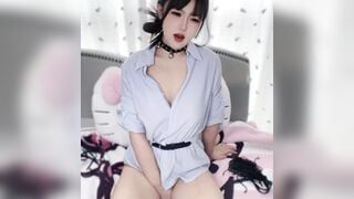 Gái xinh dâm móc lồn thủ dâm bằng toy dâm đãng cho các đại gia xem phần 2