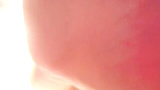 Phá cửa địt con em họ khi nó đang tắm