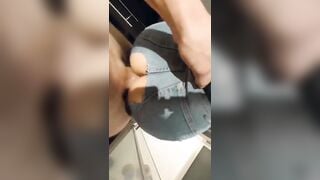 “thg ngyeu m chim bé chịch có sướng bằng t đâu” địt con bạn ngay giữa tttm