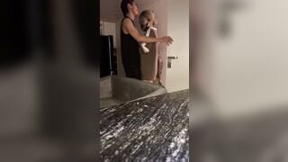 Đéo ngờ vừa đi công tác, thằng bạn thân chó đẻ đã sang mút mát gạ địt con người yêu