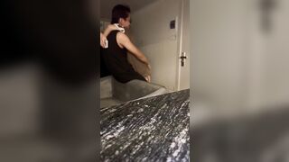 Đéo ngờ vừa đi công tác, thằng bạn thân chó đẻ đã sang mút mát gạ địt con người yêu