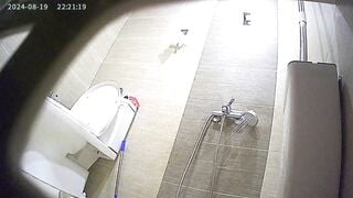 Chị vợ tắm dáng đẹp