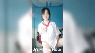 Lần đầu em show lồn