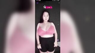 ĐÃ VÚ TO CÒN DÂM THÌ AI CHẢ MUẤN ĐỤ